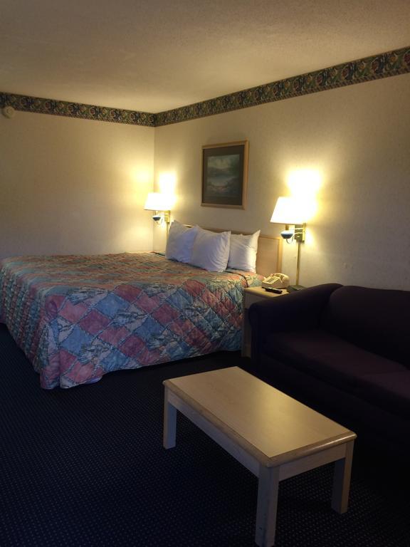 Knights Inn Newport Buitenkant foto
