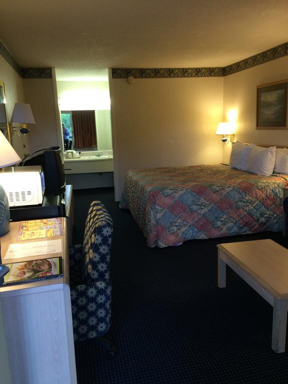 Knights Inn Newport Buitenkant foto
